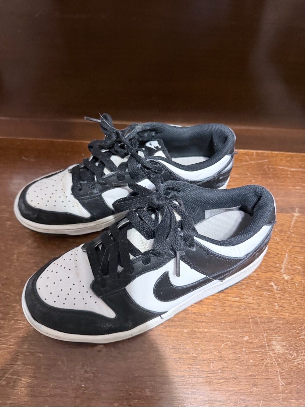pandas size 6 nike